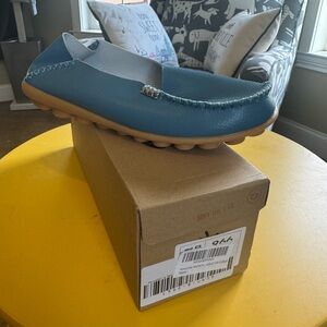 Venus Celia Blue Leather Loafers with Gum Sole sz 38/7.5 New in box